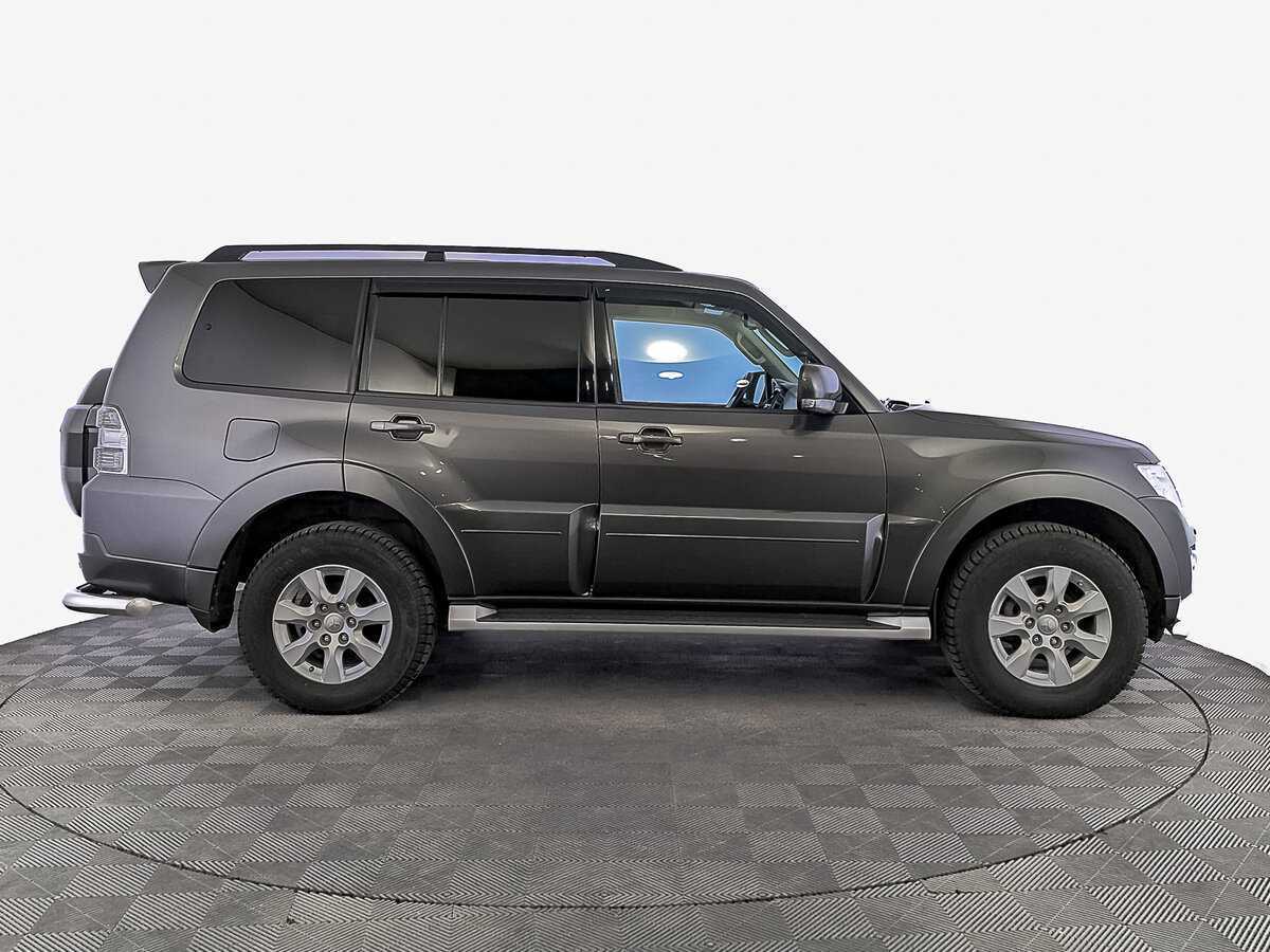 Mitsubishi Pajero 2018
