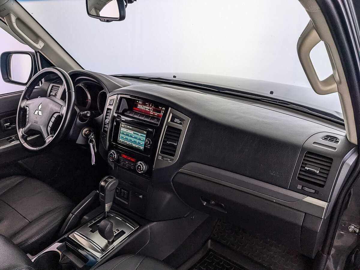 Mitsubishi Pajero 2018