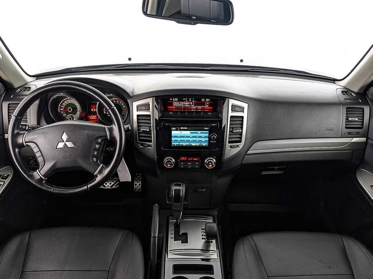 Mitsubishi Pajero 2018