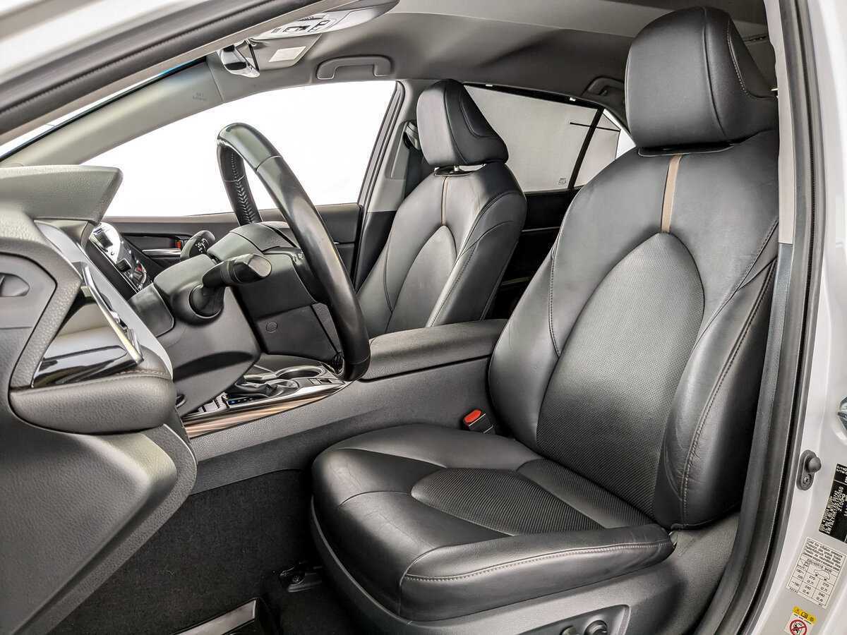 Toyota Camry 2019