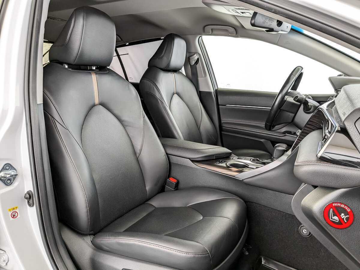 Toyota Camry 2019