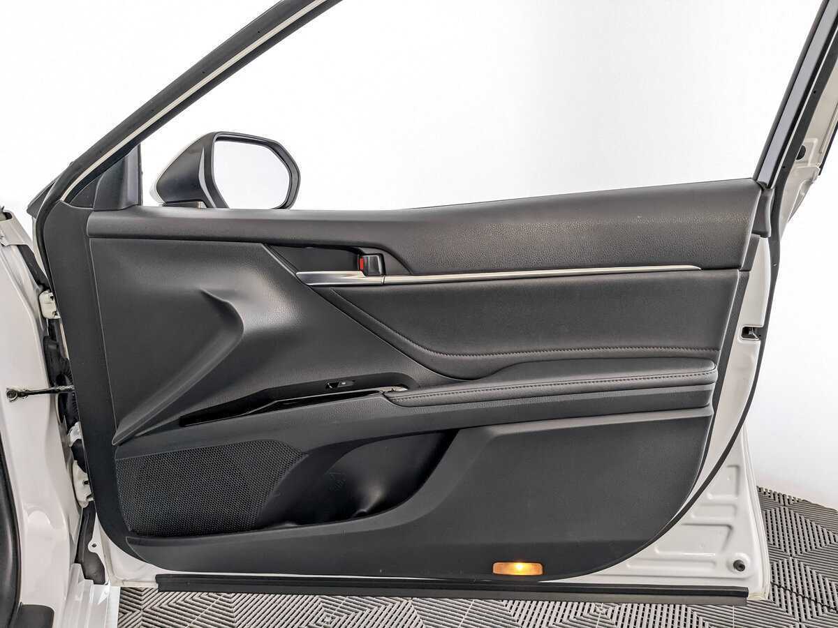 Toyota Camry 2019