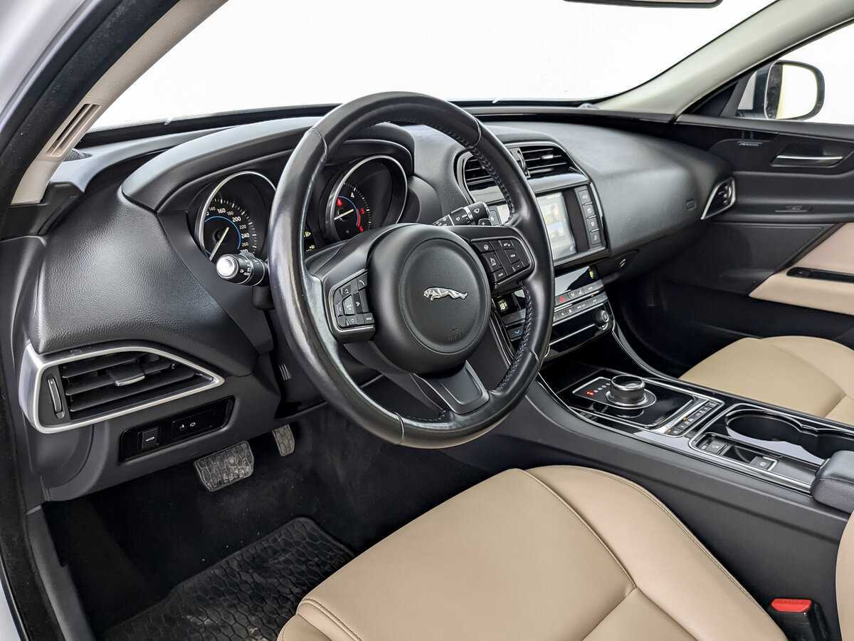 Jaguar XE 2017
