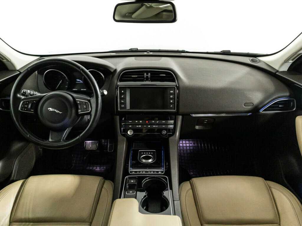 Jaguar F-Pace 2017