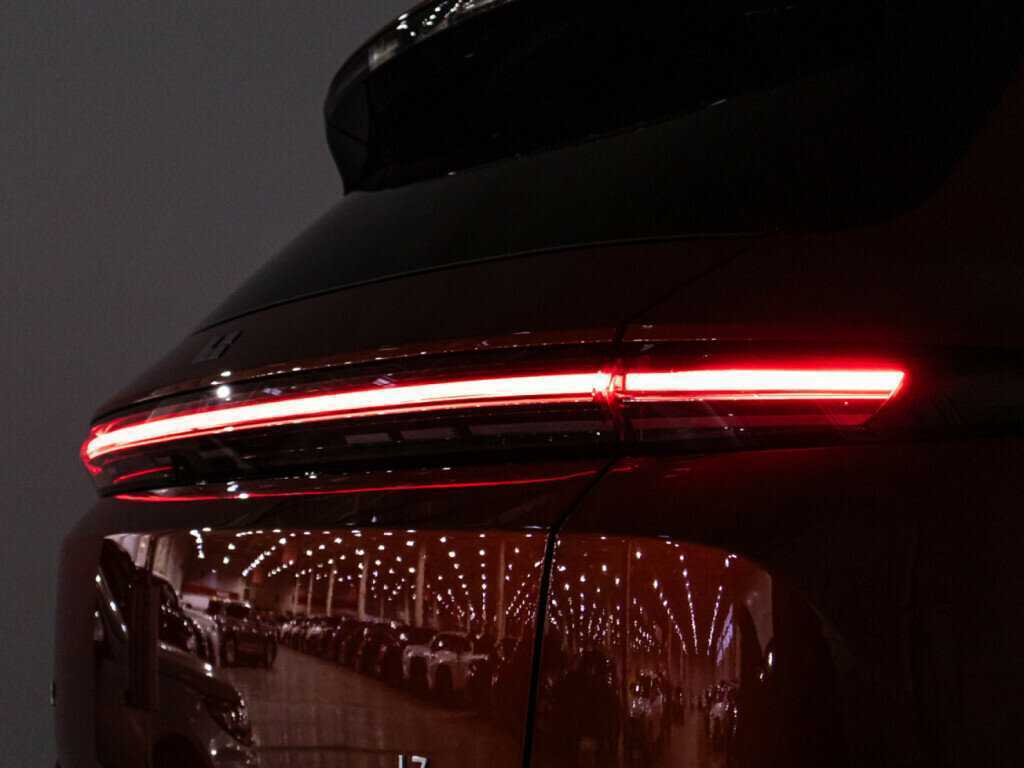 Li Auto (Lixiang) L7 2023
