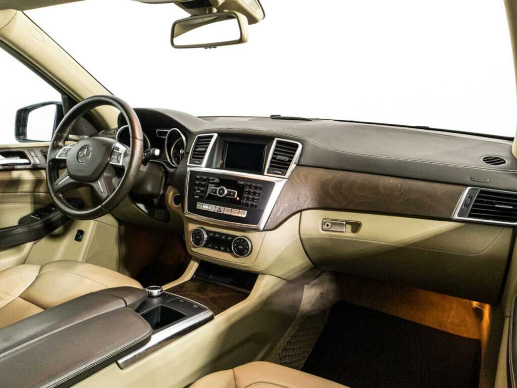 Mercedes-Benz M-Класс 2015