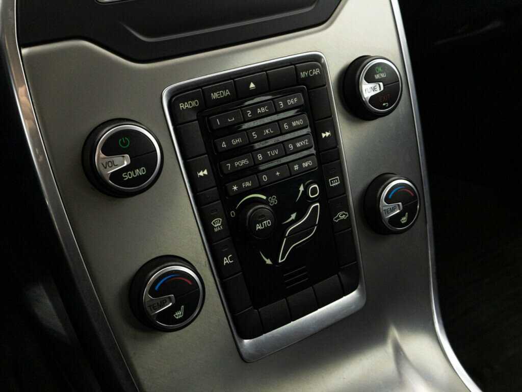 Volvo XC70 2011