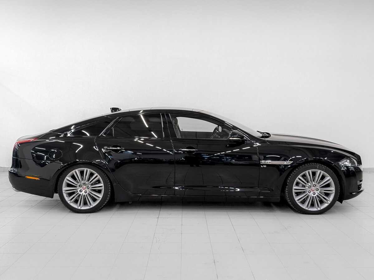 Jaguar XJ