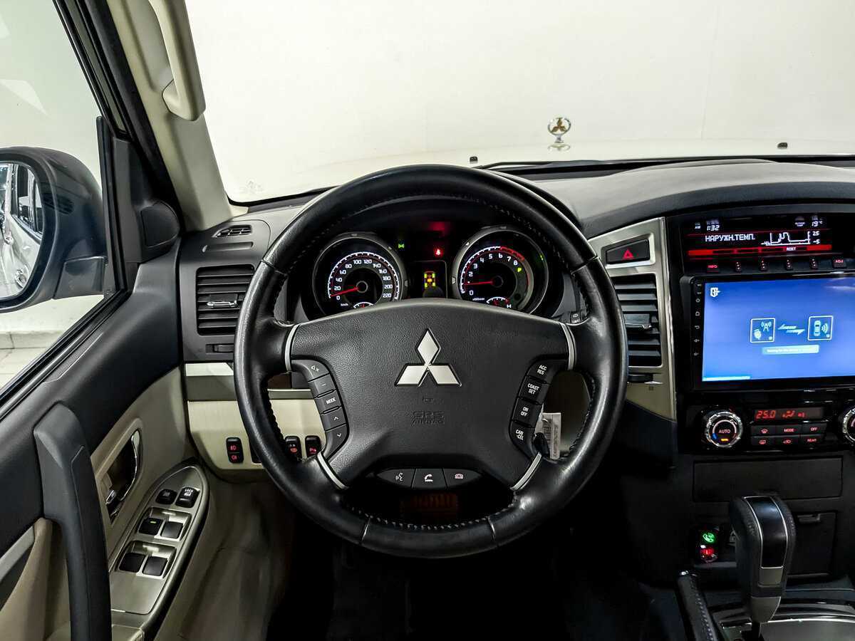 Mitsubishi Pajero 2021
