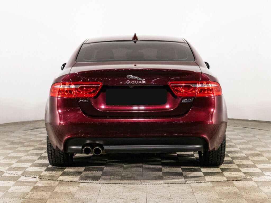 Jaguar XE
