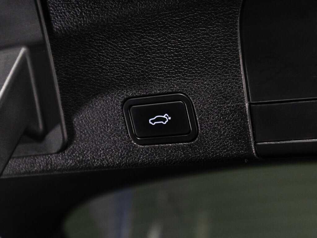 Geely Tugella 2020