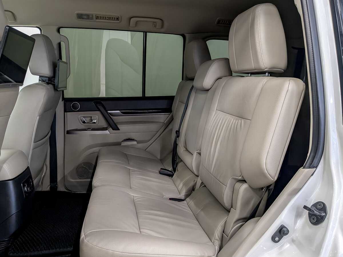 Mitsubishi Pajero 2020