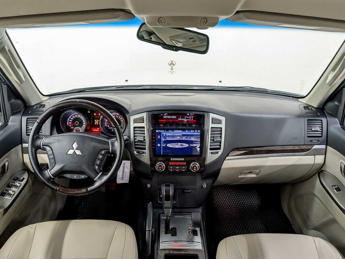Mitsubishi Pajero 2020