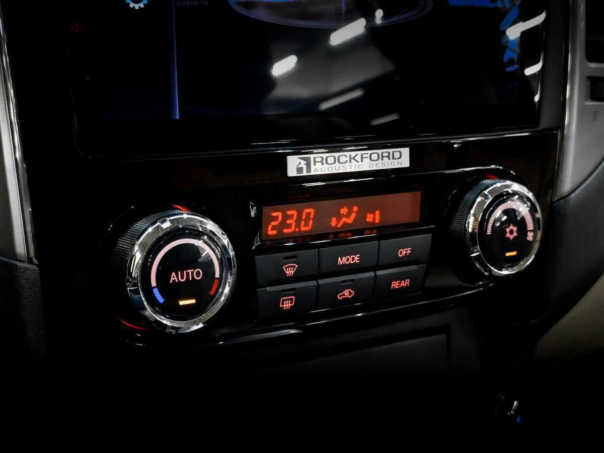Mitsubishi Pajero 2020