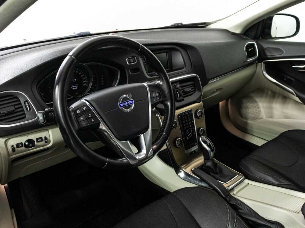 Volvo V40 Cross Country 2014