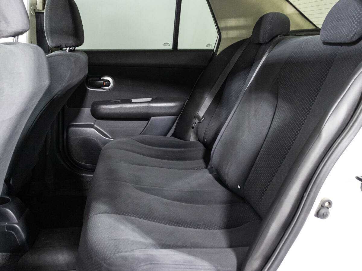 Nissan Tiida 2013