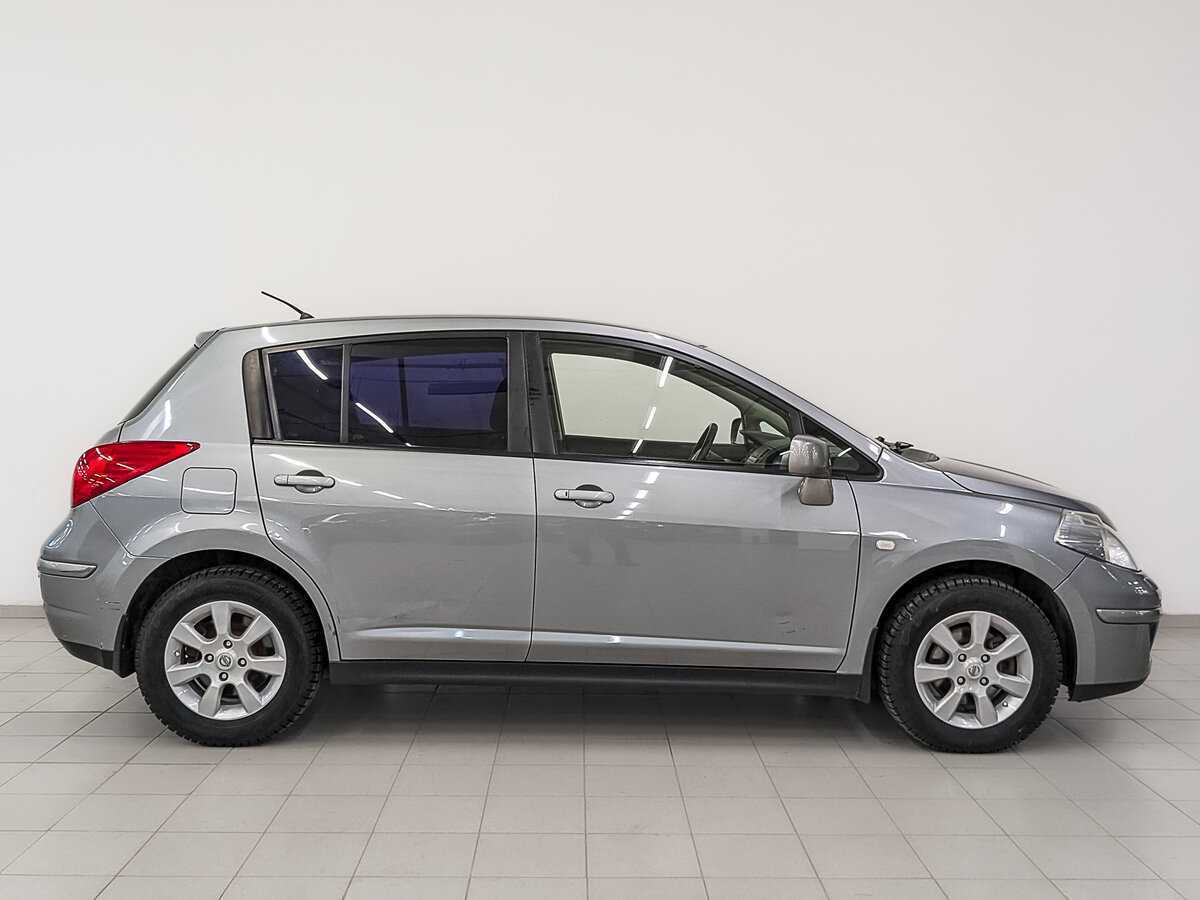Nissan Tiida 2008