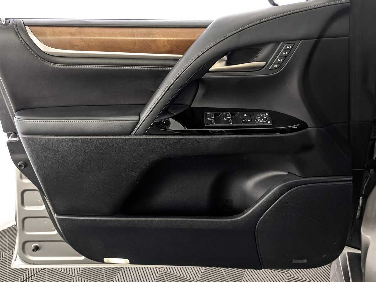 Lexus LX 2016