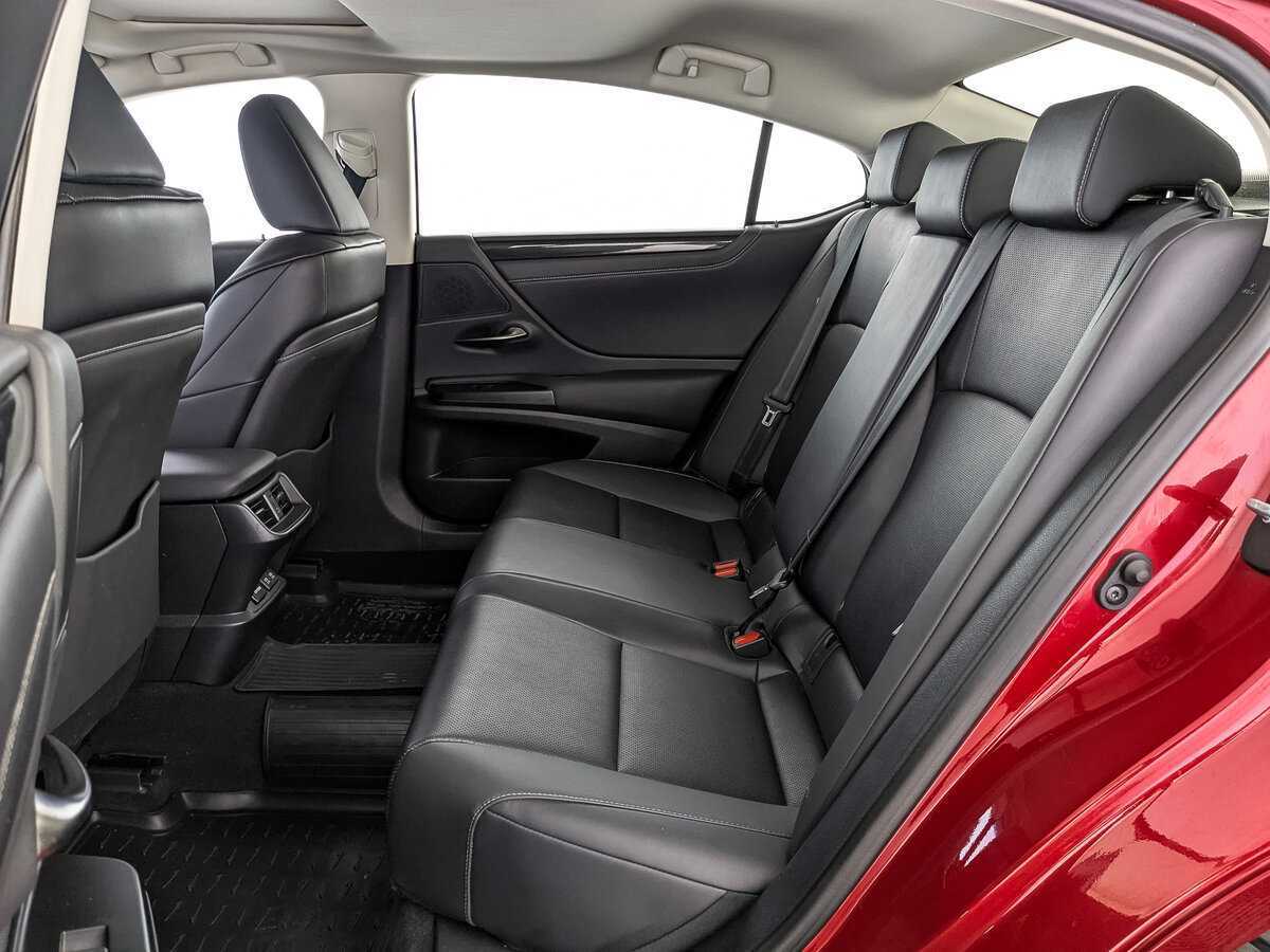 Lexus ES 2020