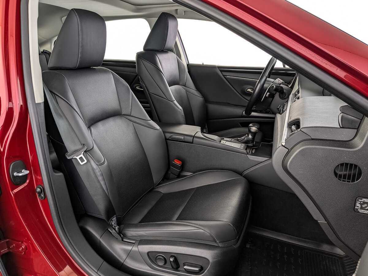 Lexus ES 2020