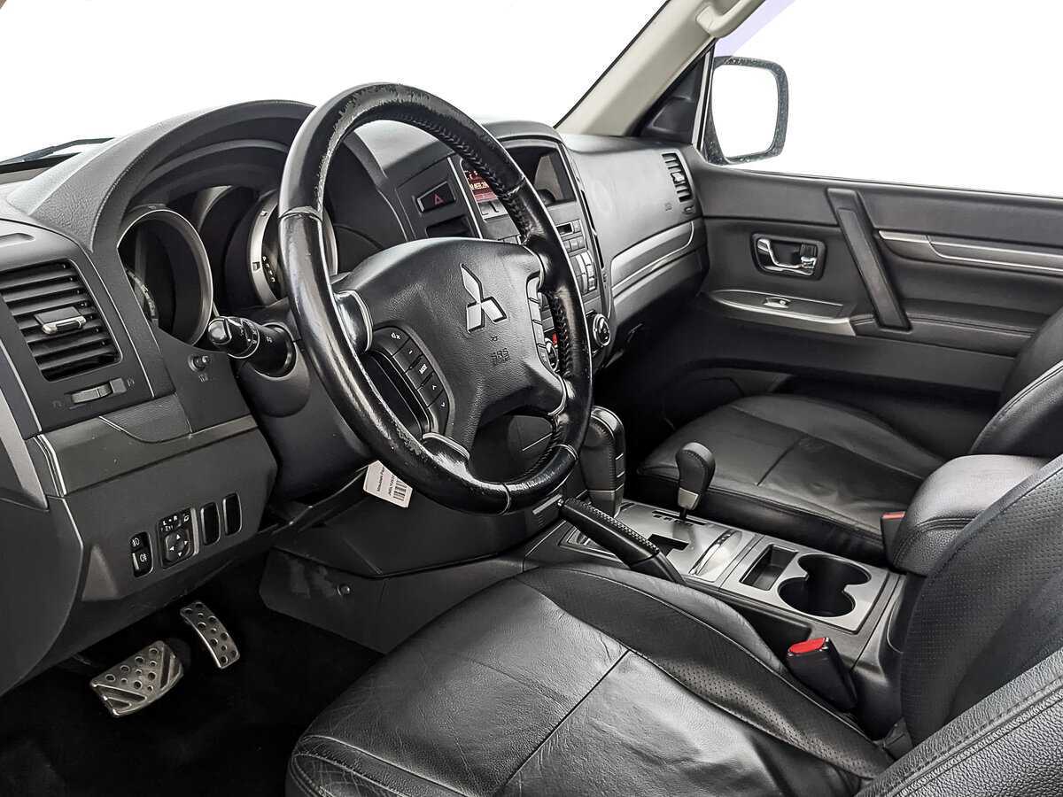 Mitsubishi Pajero 2013