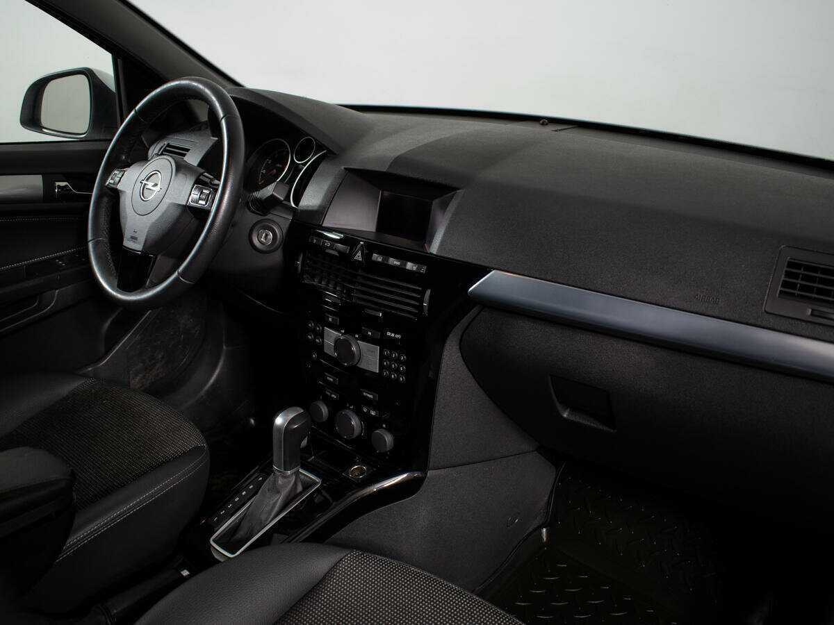 Opel Astra 2011