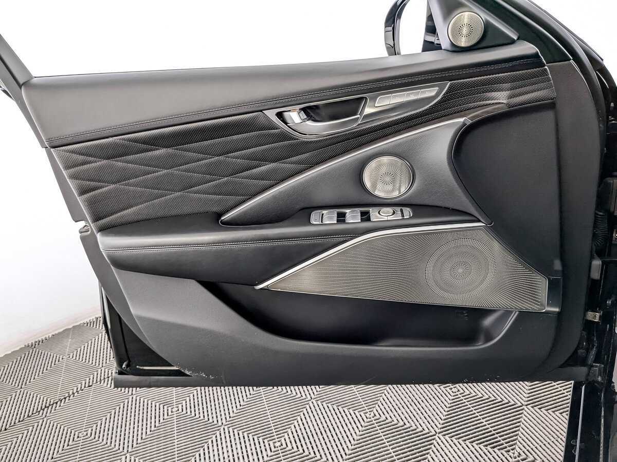 Kia K900 2019
