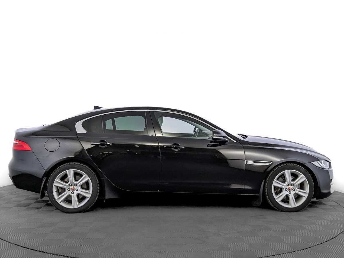 Jaguar XE