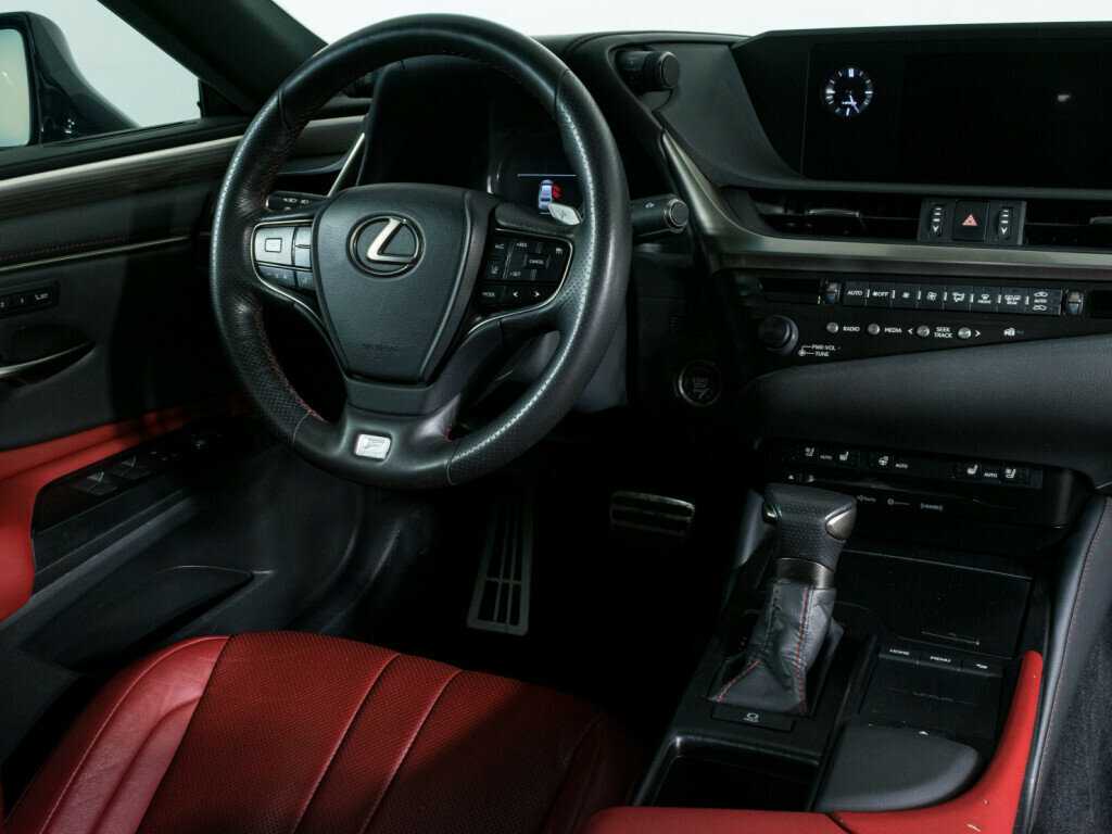 Lexus ES 2020