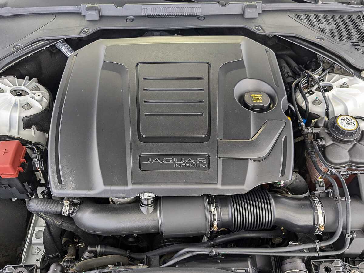 Jaguar XE 2019