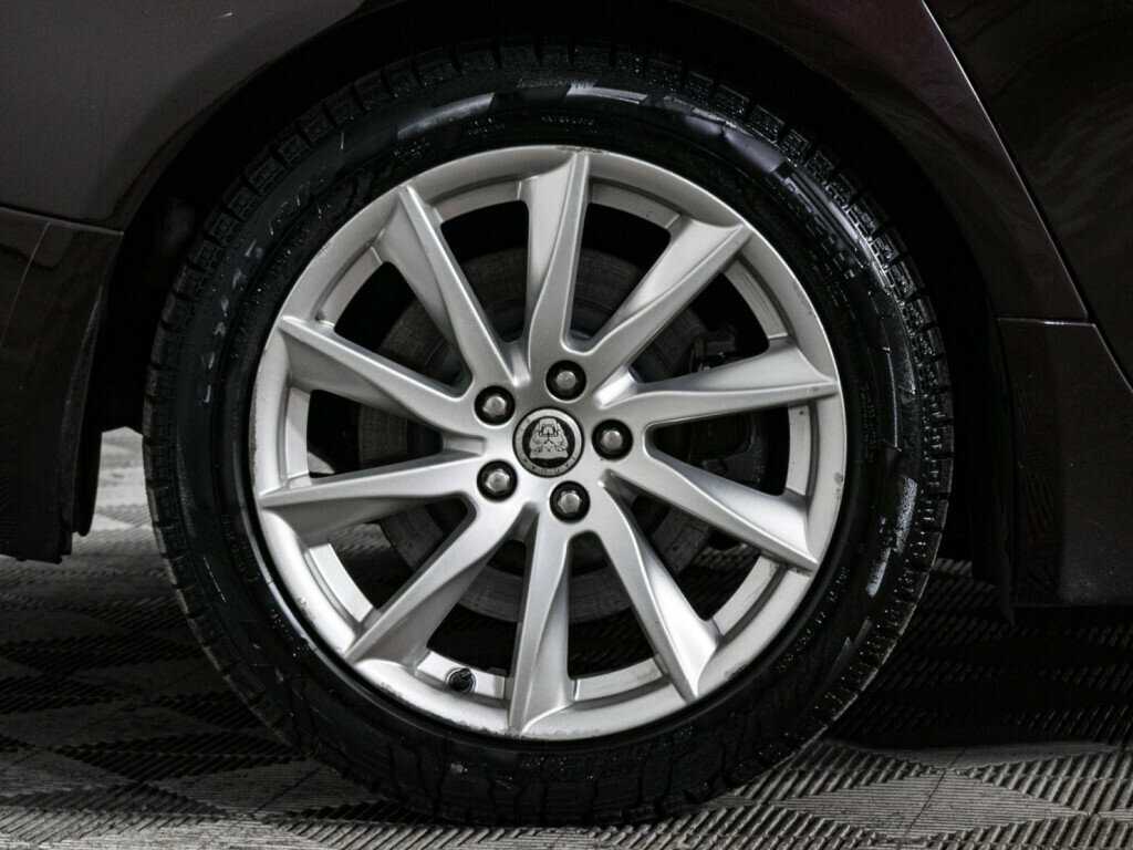 Jaguar XF 2011