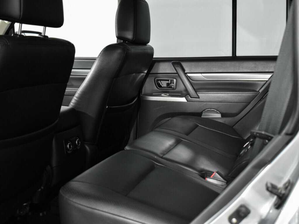 Mitsubishi Pajero 2013