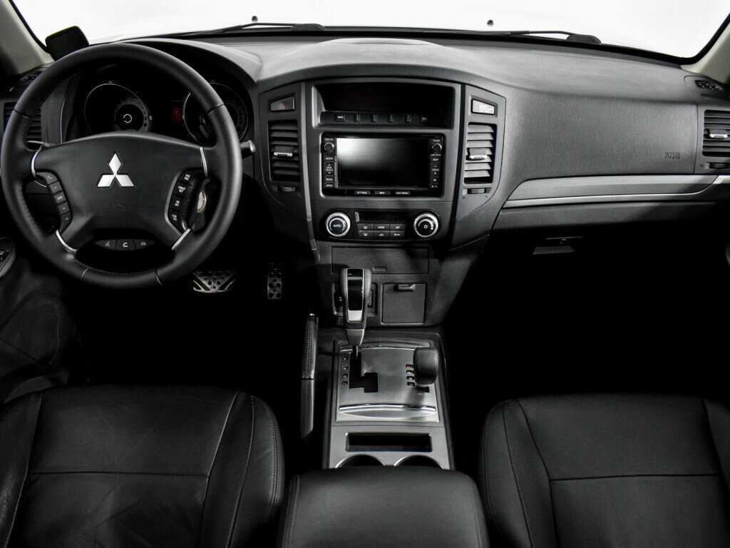 Mitsubishi Pajero 2013
