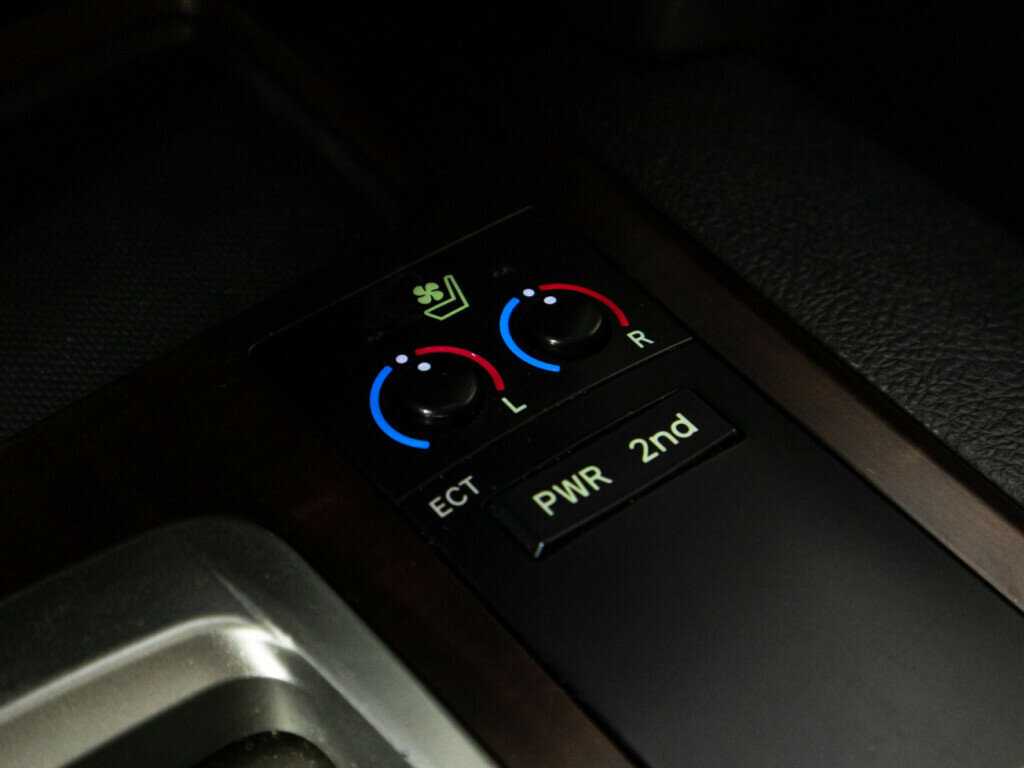 Toyota Land Cruiser 2014