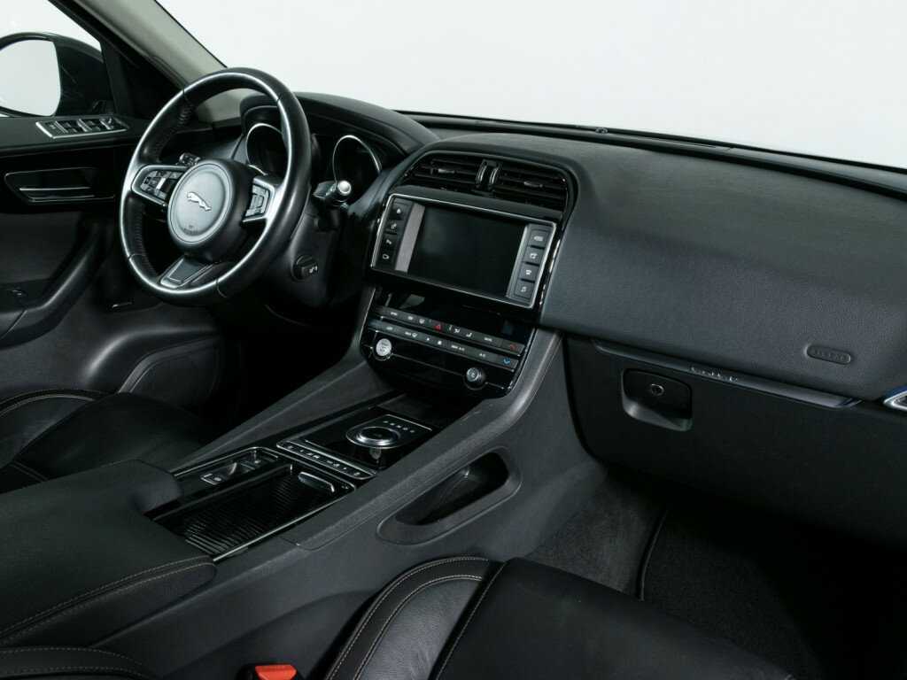 Jaguar F-Pace 2017