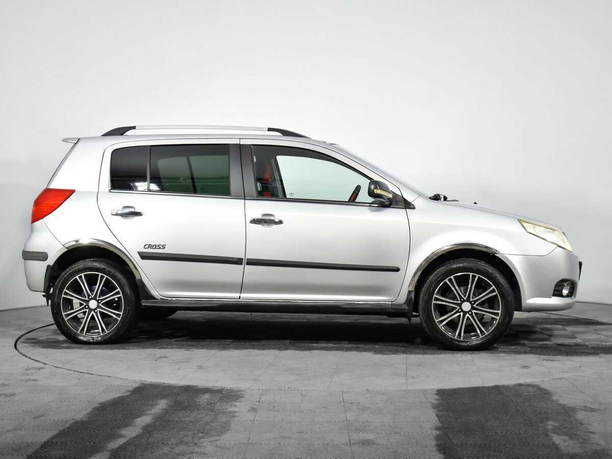 Geely MK Cross