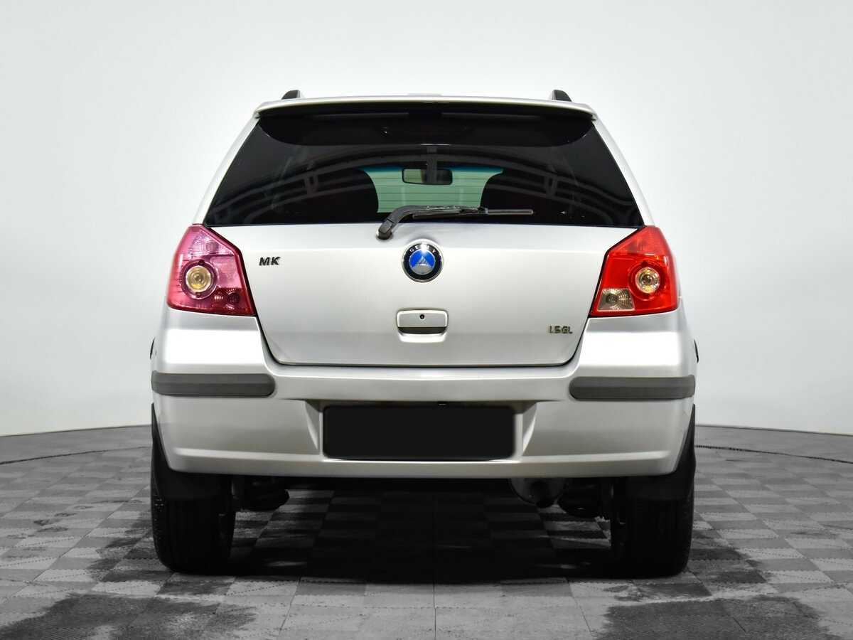 Geely MK Cross