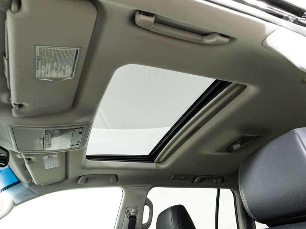 Lexus LX 2011
