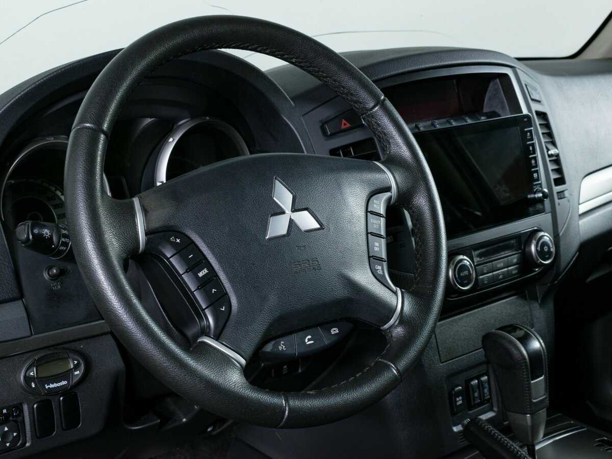 Mitsubishi Pajero 2013