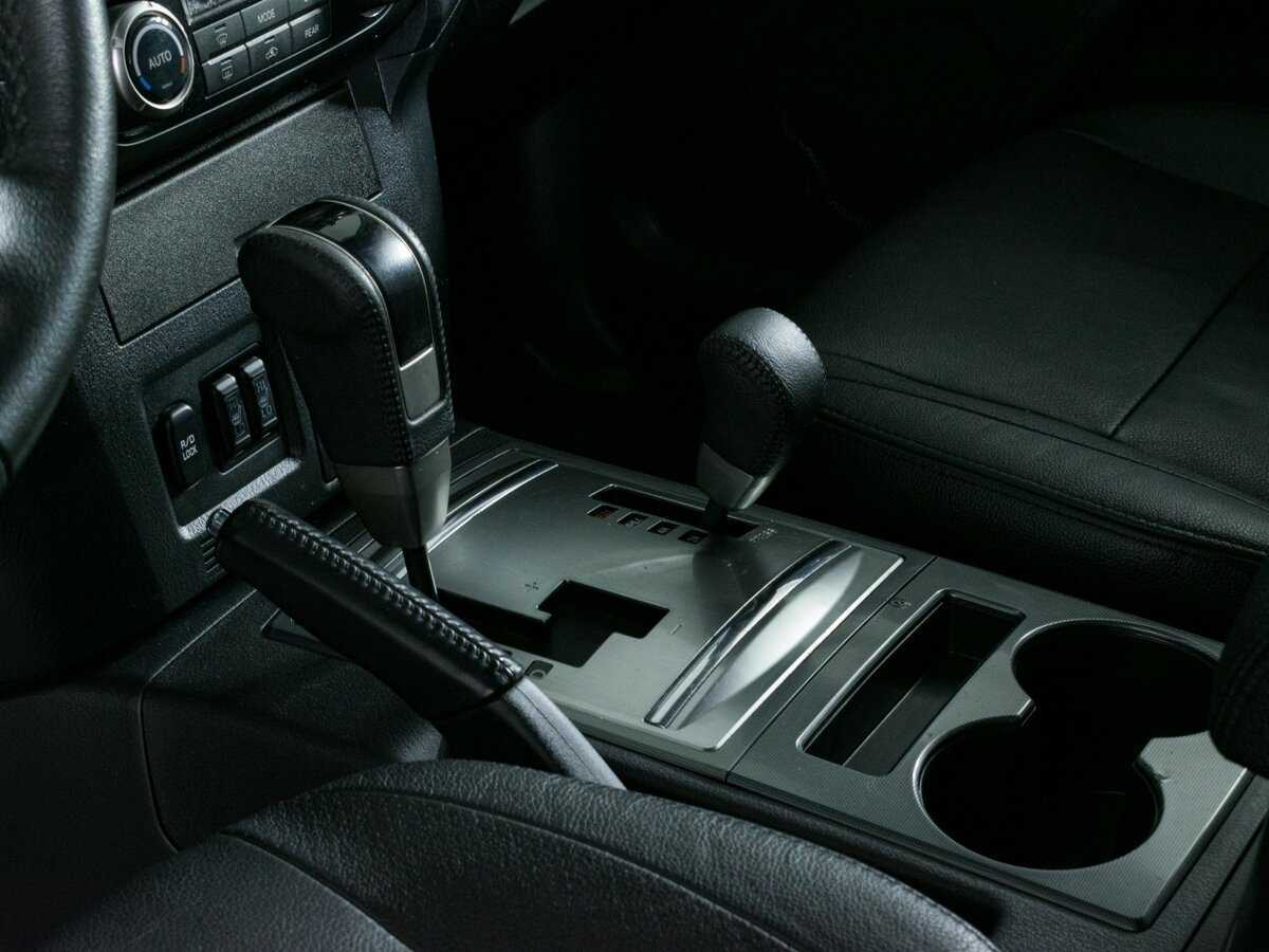 Mitsubishi Pajero 2013