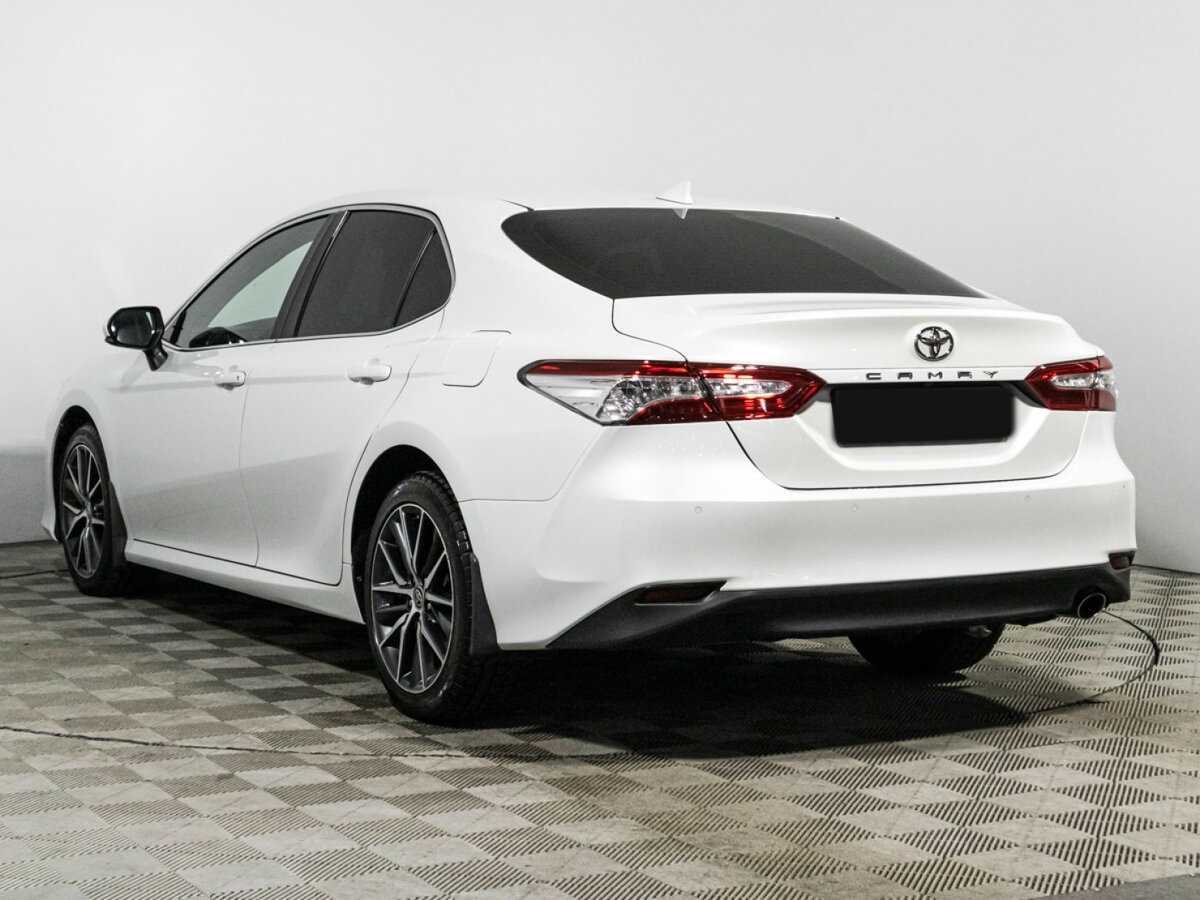 Toyota Camry 2021
