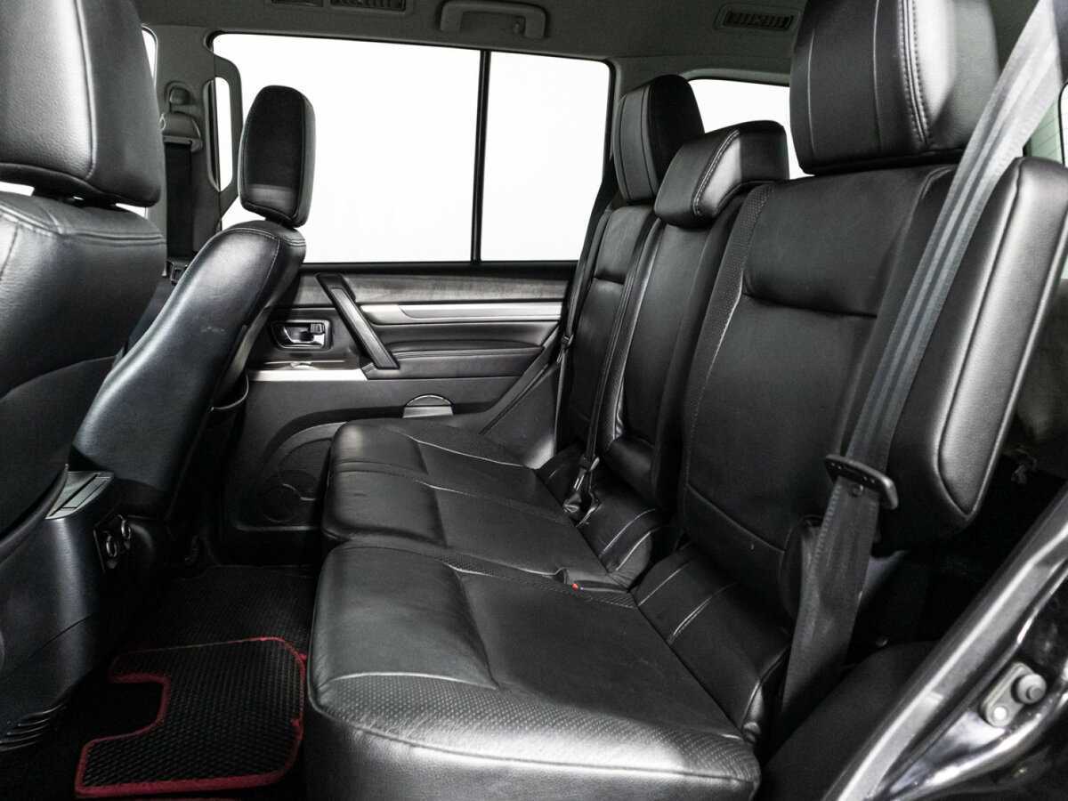 Mitsubishi Pajero 2012