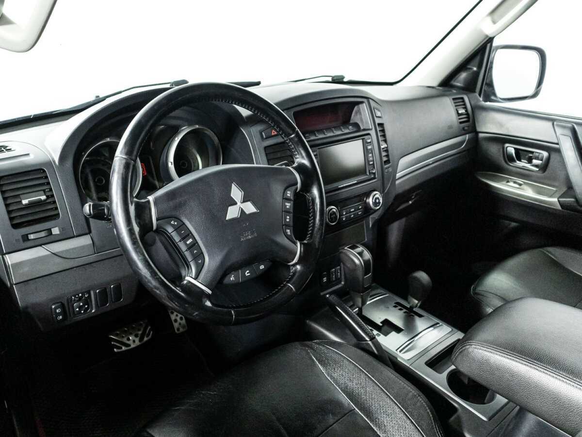 Mitsubishi Pajero 2012