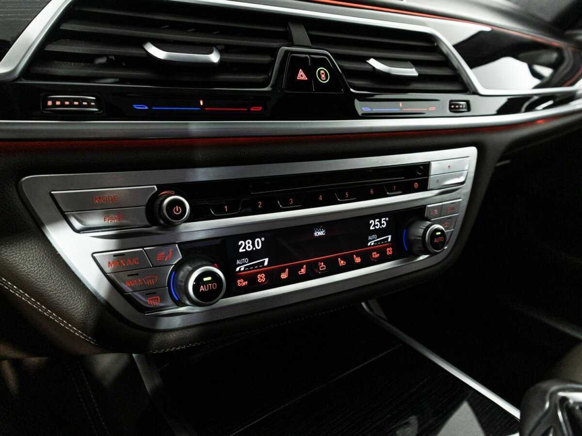 BMW 7 серии 2018