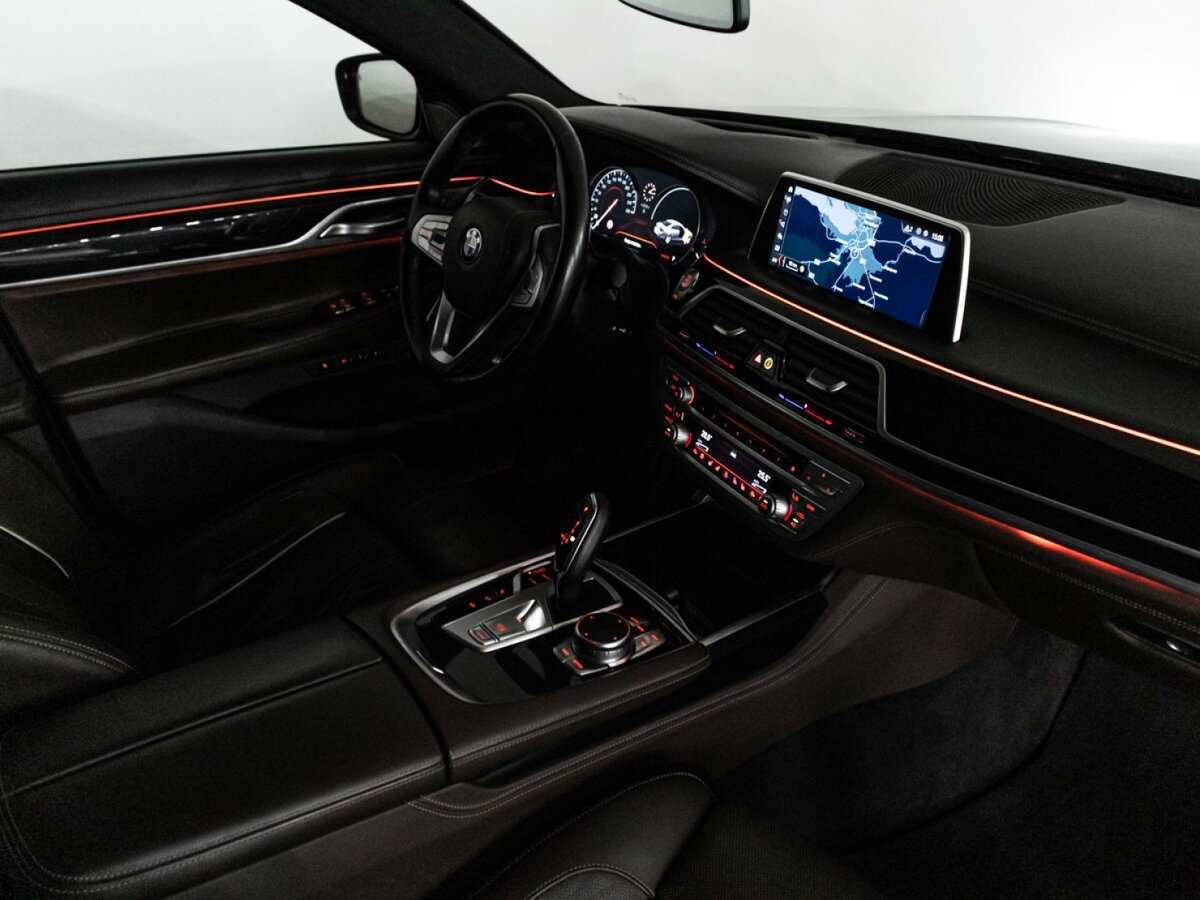 BMW 7 серии 2018