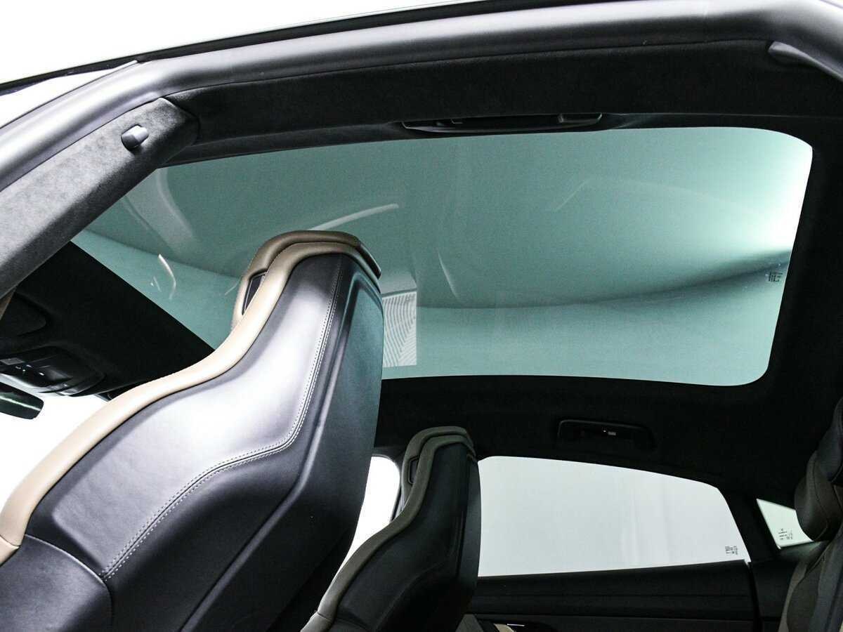Porsche Taycan 2021