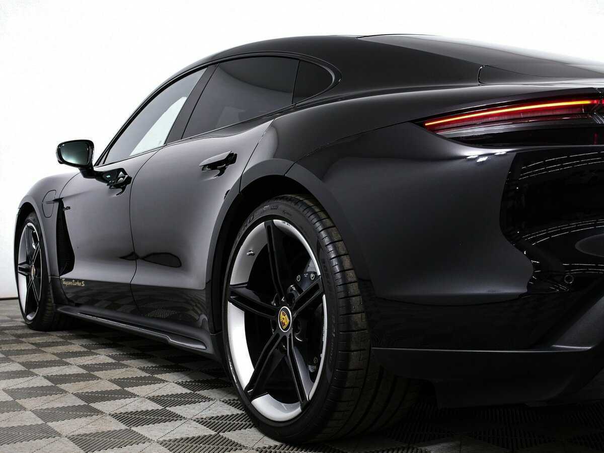 Porsche Taycan 2021