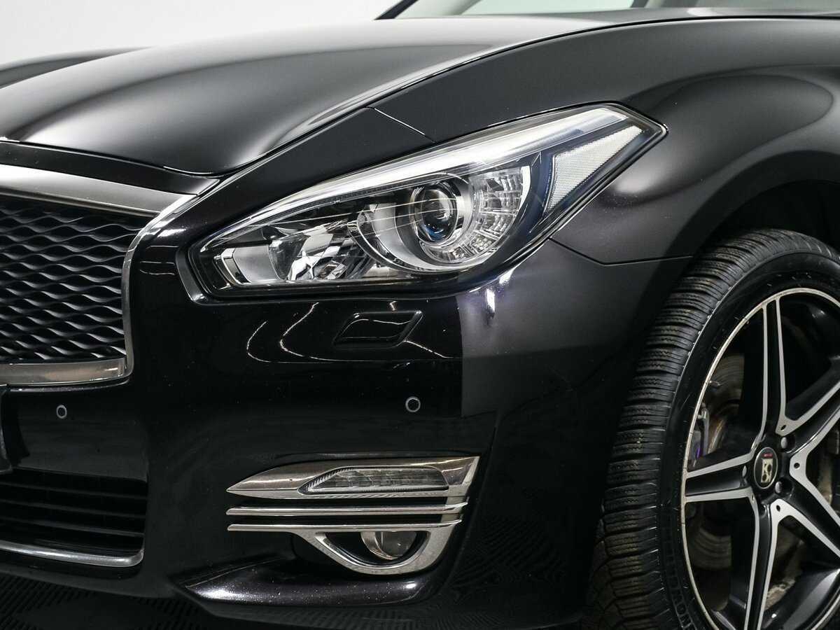 Infiniti Q70 2016