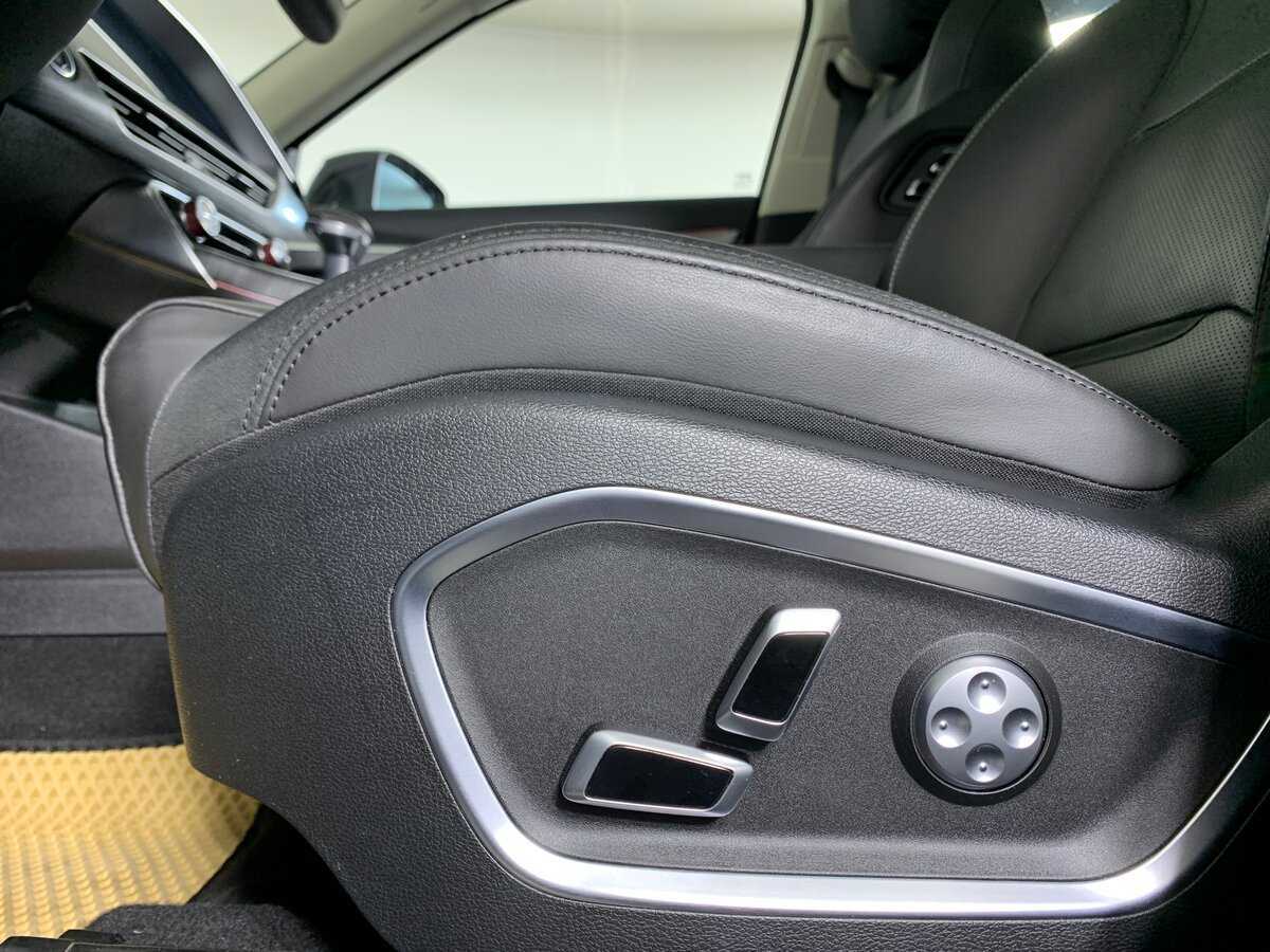 Geely Tugella 2021