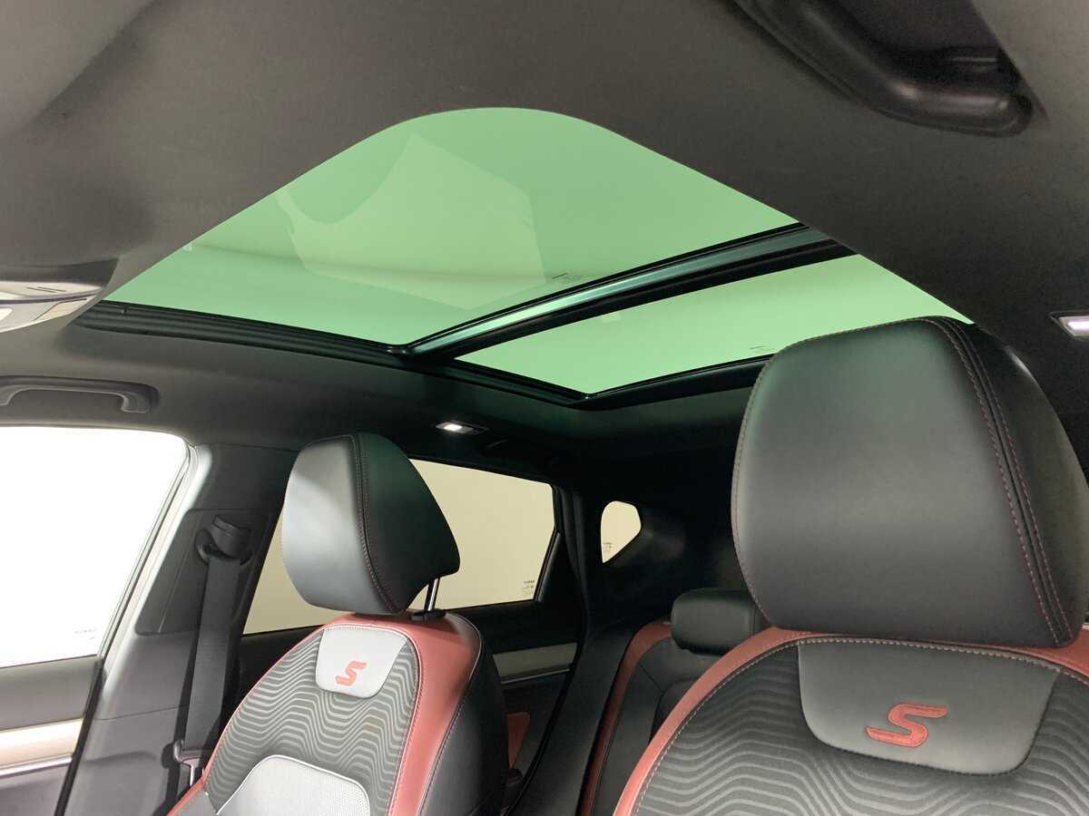 Geely Coolray 2021